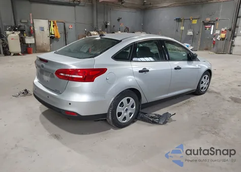 2016 Ford Focus S from USA, damaged, VIN 1FADP3E22GL352990